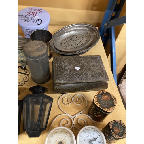 966 - A LARGE QUANTITY OF METAL WARE ITEMS TO INCLUDE VINTAGE TINS, MINCERS, NUTCRACKERS, FLATWARE, A LIGH... 