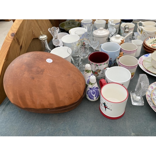 1938 - AN ASSORTMENT OF CERAMIC ITEMS TO INCLUDE CUPS BOWLS AND TRIOS ETC