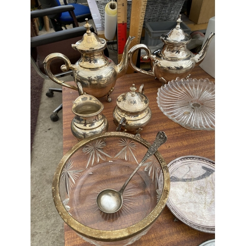 1963 - AN ASSORTMENT OF METAL WARE ITEMS TO INCLUDE PEWTER TANKARDS AND A SILVER PLATE TEA SERVICE ETC