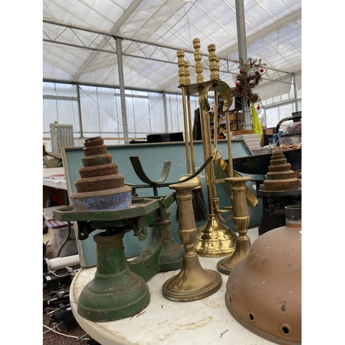 1966 - AN ASSORTMENT OF ITEMS TO INCLUDE TWO VINTAGE SCALES AND WEIGHTS AND A BRASS FIRESIDE COMPANION SET ... 