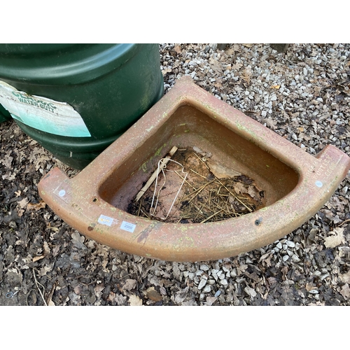 2000 - A CURVE FRONTED CORNER SALT GLAZED TROUGH