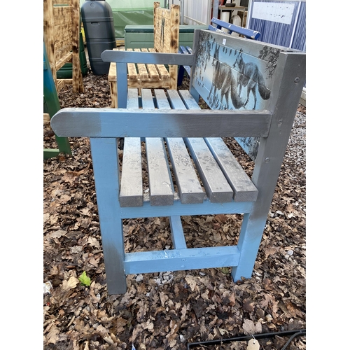 2012 - A WOODEN SLATTED GARDEN BENCH WITH FOX DETAIL