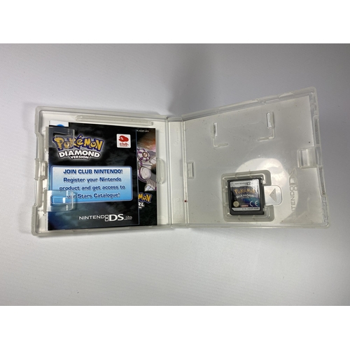 461 - A NINTENDO DS POKEMON DIAMOND GAME