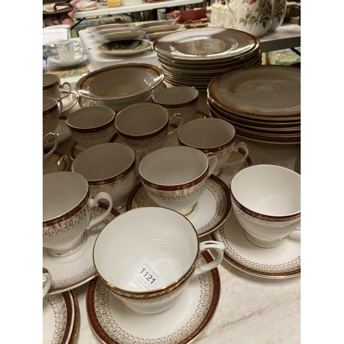 1121 - A RED, WHITE AND GOLD FILIGREE DINNER SERVICE OF THE SAME PATTERN BY DUCHESS, GRAFTON AND SALISBURY ... 