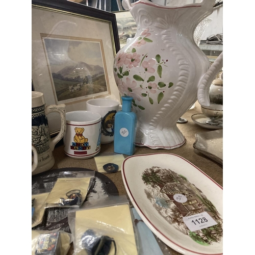 1128 - A MIXED LOT TO INCLUDE A CHEESE DOME, MINIATURE ITEMS, A LARGE JUG, COMMEMORATIVE MUG, STEIN, FRAMED... 