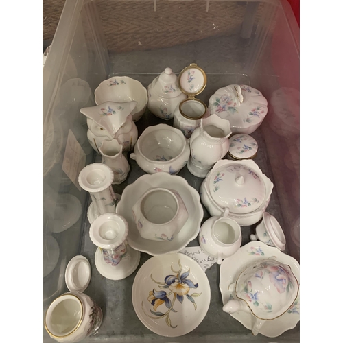 760 - TWO BOXES OF CERAMICS TO INCLUDE AYNSLEY 'ASHBOURNE' PATTERN AND 'ENGLISH HERITAGE' ETC