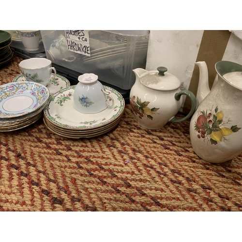 764 - TWO BOXES TO INCLUDE WEDGWOOD 'COVENT GARDEN' TEASET AND COLCLOUGH MIXED TEASET