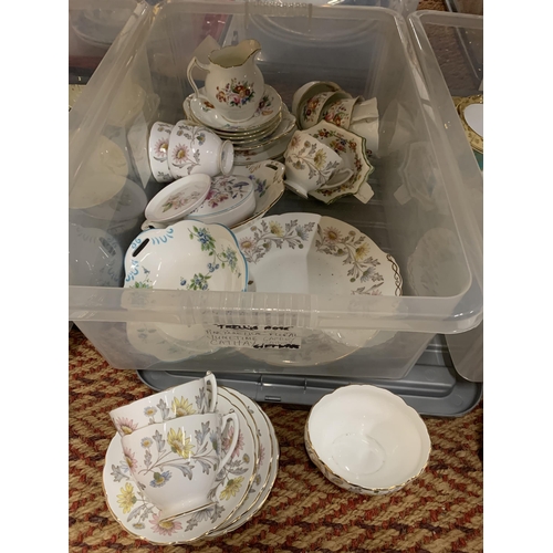 776 - TWO BOXES OF ASSORTED TEA WARES TO INCLUDE COLCLOUGH, COALPORT, ETC