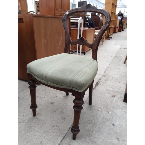 2860 - A VICTORIAN PARLOUR CHAIR