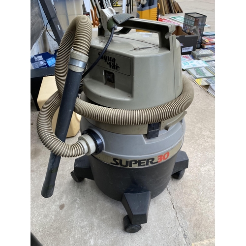 2035 - AN INDUSTRIAL VACUUM CLEANER