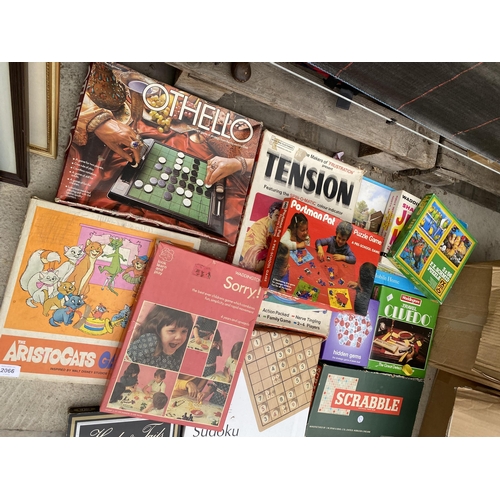 2066 - AN ASSORTMENT OF VINTAGE AND RETRO BOARD GAMES