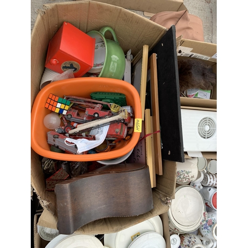 2266 - AN ASSORTMENT OF HOUSEHOLD CLEARANCE ITEMS TO INCLUDE CERAMICS AND GLASS WARE ETC