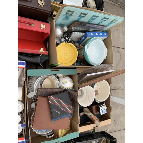 2294 - AN ASSORTMENT OF HOUSEHOLD CLEARANCE ITEMS TO INCLUDE CERAMICS AND GLASS WARE ETC