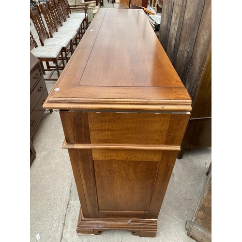 2938 - AN ANTIQUE STYLE HARDWOOD SIDEBOARD WITH TWO LONG & TWO SMALL FRIEZE DRAWERS ALL WITH FOLIATE DECORA... 