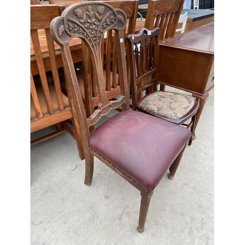 2952 - AN EDWARDIAN MAHOGANY BEDROOM CHAIR AND AN OAK ART NOUVEAU INFLUENCE DINING CHAIR