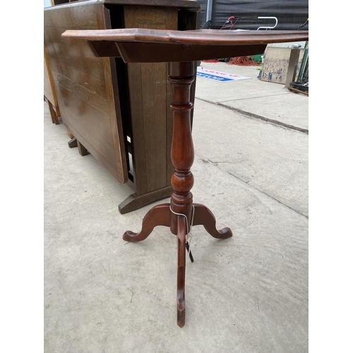 2972 - A VICTORIAN 17 INCH SQUARE TILT-TOP TRIPOD TABLE