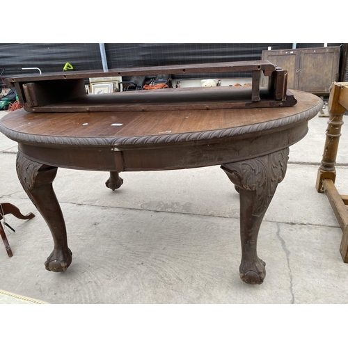 2973 - AN EARLY 20TH CENTURY 48 INCH DIAMETER WIND-OUT DINING TABLE (2 LEAVES 17.5 INCH EACH) ON CABRIOLE L... 