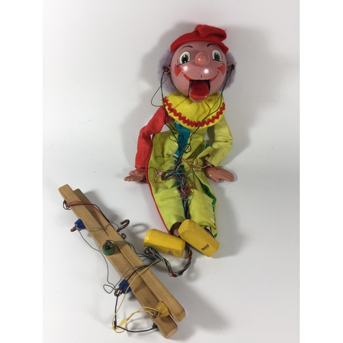 324 - A VINTAGE PELHAM PUPPET - CLOWN IN YELLOW COSTUME WITH ORIGINAL BOX