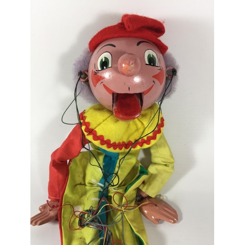 324 - A VINTAGE PELHAM PUPPET - CLOWN IN YELLOW COSTUME WITH ORIGINAL BOX