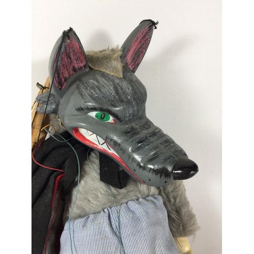 325 - A VINTAGE 1960'S PELHAM PUPPET - SL21 WOLF IN ORIGINAL BOX