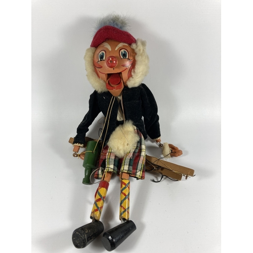 331 - A VINTAGE 1950'S PELHAM PUPPET - MACBOOZLE IN ORIGINAL BOX