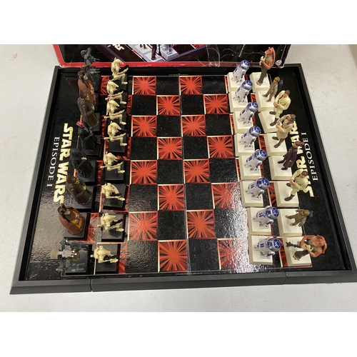 362 - A BOXED STAR WARS EPISODE I COMPLETE FIGURAL CHESS SET AND FURTHER JIGSAWS