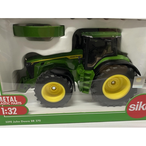 405 - A BOXED SIKU MODEL OF A JOHN DEERE 8R- 370 TRACTOR REF NO 43329 SCALE 1:32