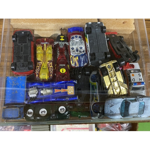 431 - A MIXED LOT OF DIECAST VEHICLES