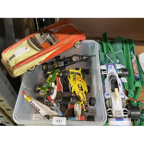 433 - A GROUP OF ASSORTED TOY MODELS TO INCLUDE A TINPLATE RACING CAR, JOHN PLAYER F1 CAR ETC