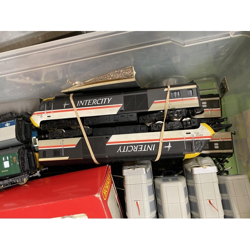 442 - A MIXED LOT OF MODEL RAILWAY ITEMS TO INCLUDE INTERCITY MODELS ETC