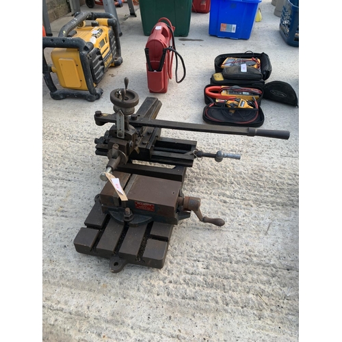 39 - A LATHE VICE WITH AN ELLIOT SUPER G VICE NO VAT