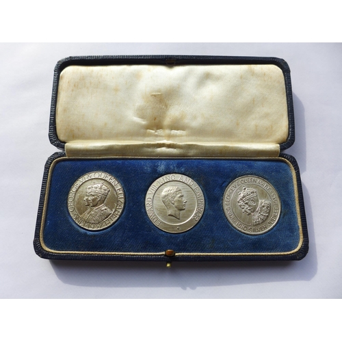 308 - A CASED YEAR OF THE THREE KINGS 1936, COMPRISING THREE SILVER 32MM MEDAL SET, EACH MEDAL BEARS SILVE... 