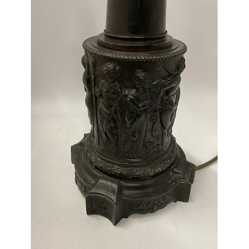 107 - A VINTAGE SPELTER TABLE LAMP BASE WITH CLASSICAL FIGURE DESIGN, HEIGHT 37CM