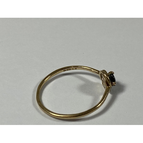 511 - A 9CT GOLD RING WITH SAPPHIRE STONE, WEIGHT 1G