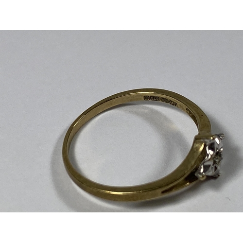 518 - A 9CT GOLD DIAMOND RING, WEIGHT 1.2G