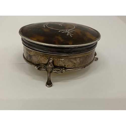 61 - A HALLMARKED SILVER AND TORTOISESHELL LIDDED TRINKET BOX, LID A/F