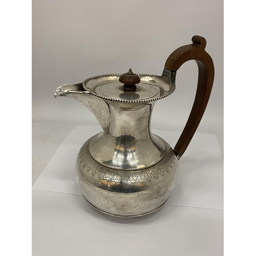 67 - AN EDINBURGH HALLMARKED SILVER COFFEE POT, WEIGHT 538G