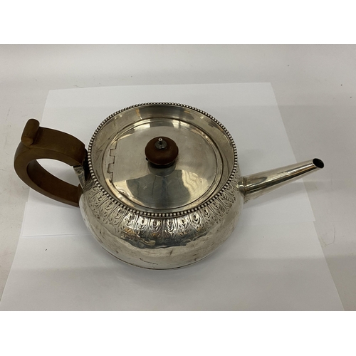 68 - A LONDON HALLMARKED SILVER TEAPOT, WEIGHT 557G