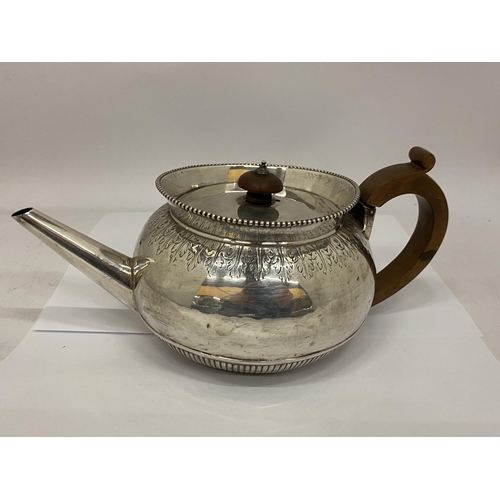 68 - A LONDON HALLMARKED SILVER TEAPOT, WEIGHT 557G