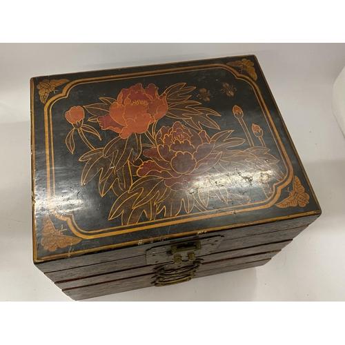 71 - AN ORIENTAL INLAID DRAGON DESIGN JEWELLERY CABINET, 20 X 25 X 19CM