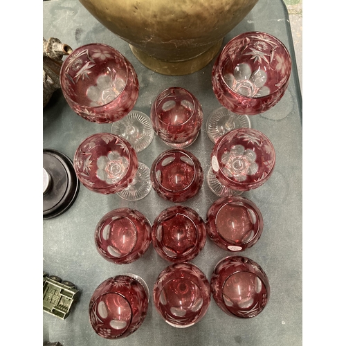 132 - A QUANTITY OF BOHEMIAN CRANBERRY GLASSES WITH ETCHED DETAILS - 12 IN TOTAL