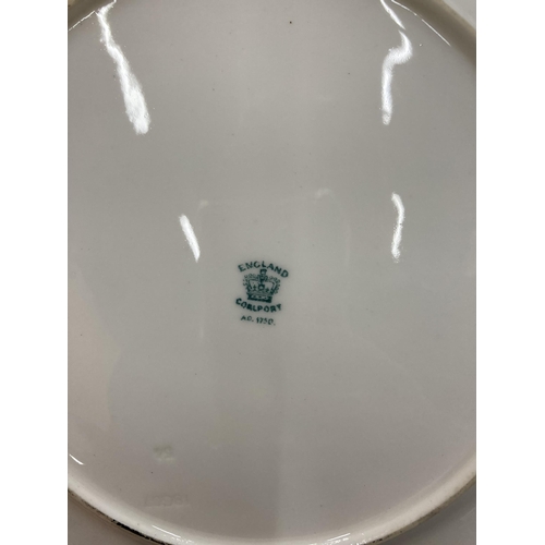 262 - A QUANTITY OF PLATES TO INCLUDE ROYAL DOULTON AND COALPORT