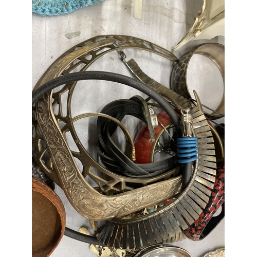 270 - VARIOUS ITEMS OF COSTUME JEWELLERY IONA BASKET