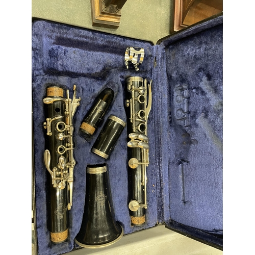 275 - A BUFFET CRAMPON B12 CLARINET IN A CASE