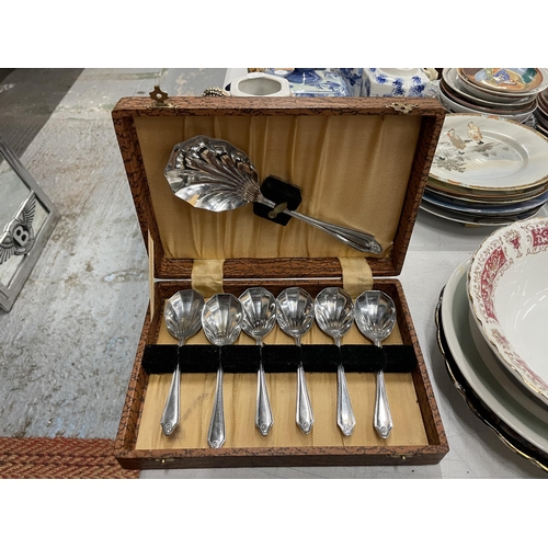 290 - FOUR BOXED SETS OF CUTLERY AND A BOX CONTAINING PEARLS