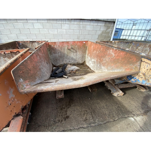 257 - TIPPING SKIP RED  NO VAT