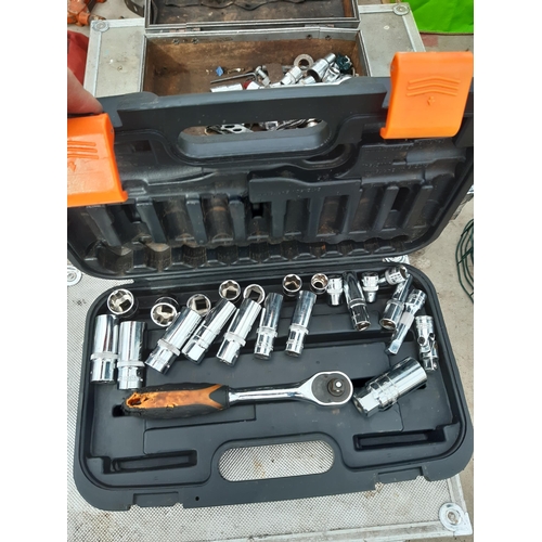 1803 - AN ASSORTMENT OF TOOLS TO INCLUDE SOCKETS AND SPANNERS ETC