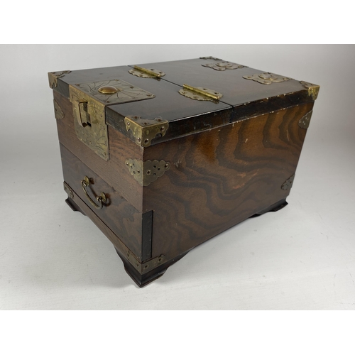 449 - A JAPANESE BRASS BOUND MAHOGANY MIRRORED JEWELLERY BOX WITH SECRET LOCK, 20 X 20 X 28CM