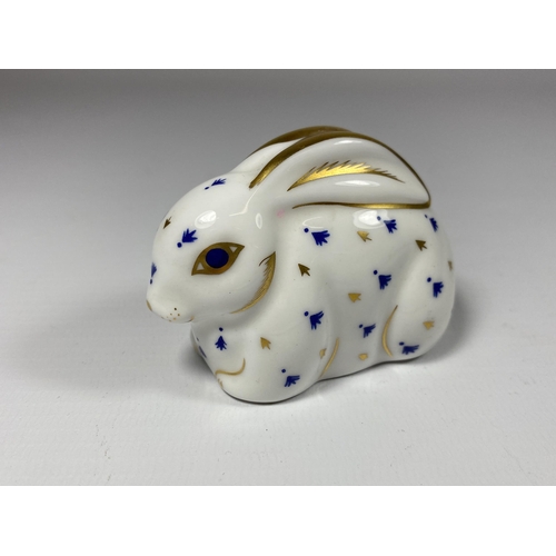 832 - A ROYAL CROWN DERBY RABBIT (SECOND)