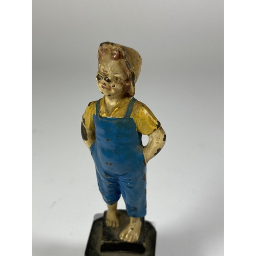 838 - A COLD CAST MODEL OF A BOY ON MARBLE BASE, HEIGHT 12.5CM